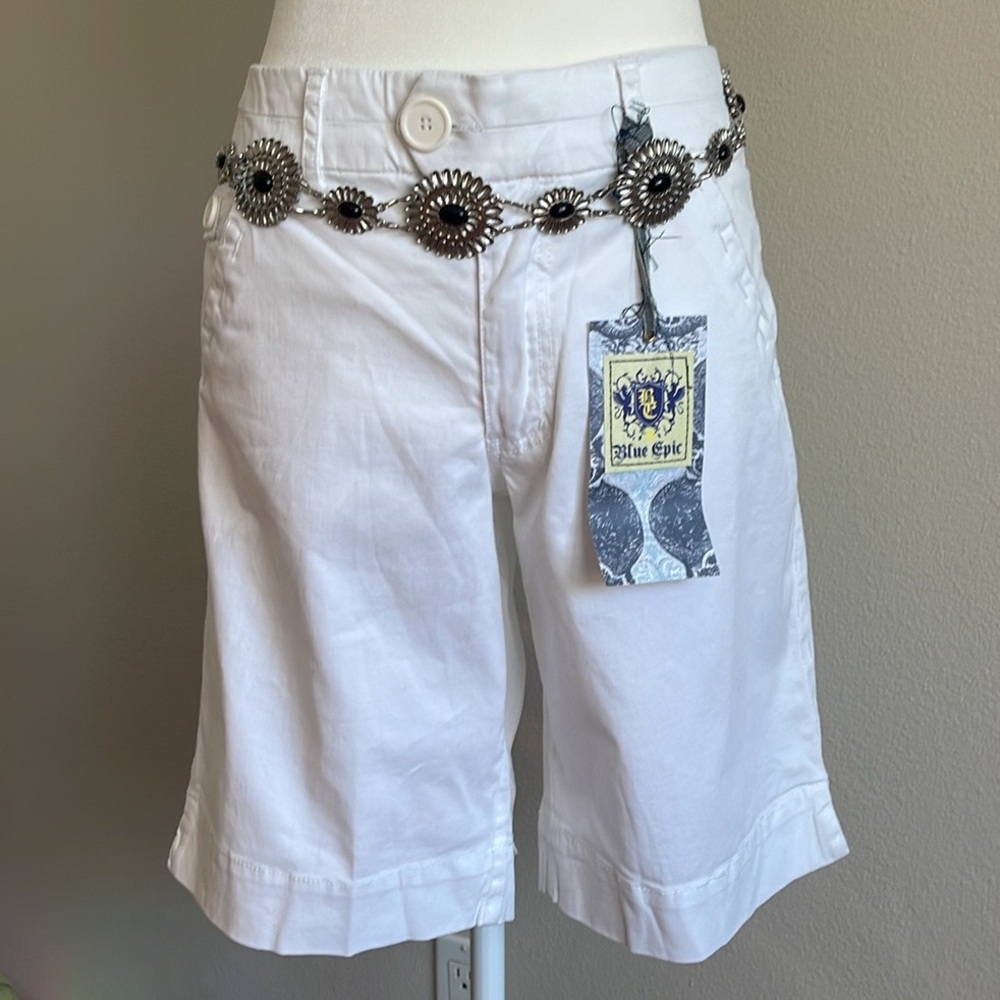 NWT Blue Epic White Bermuda Women's Shorts Size 12 - Picture 1 of 9
